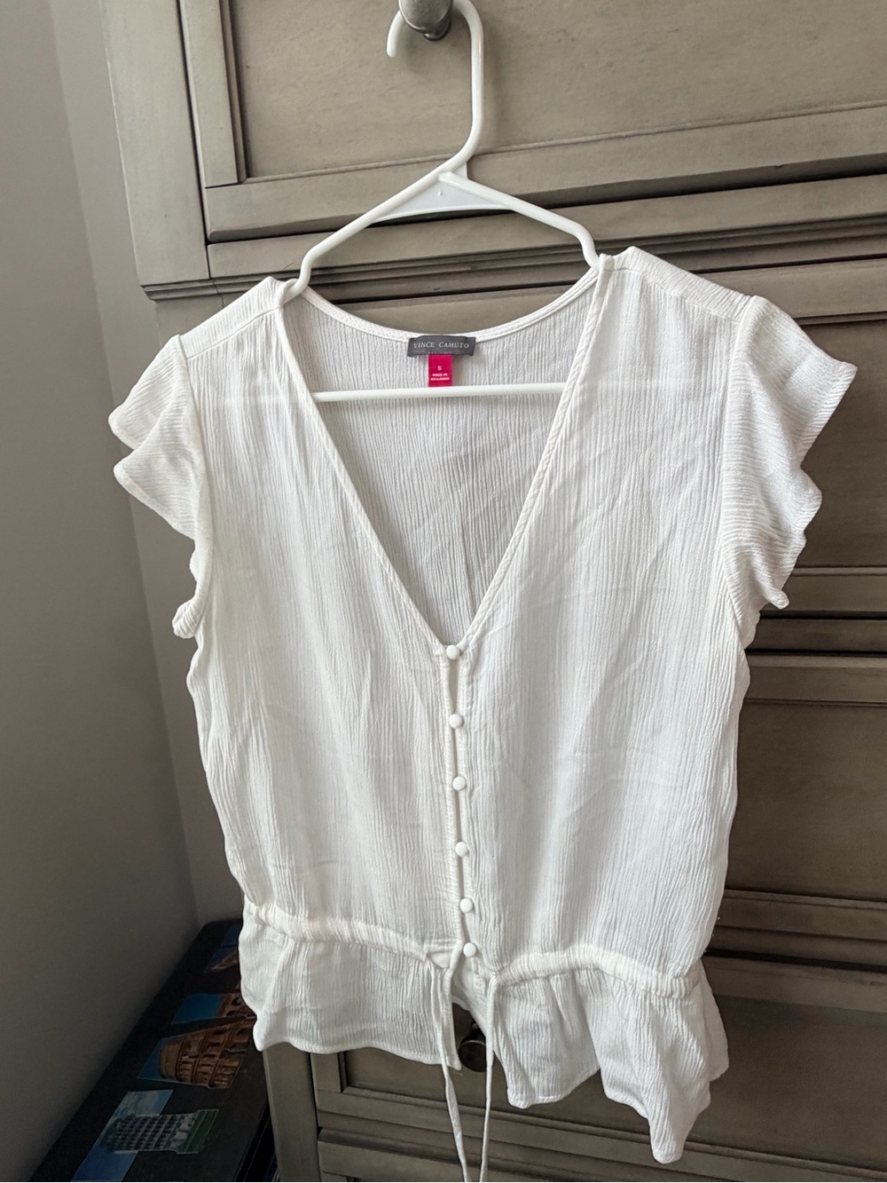 Vince Camuto White V-Neck Button Front Peplum Top